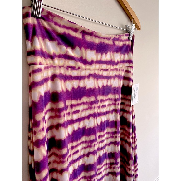 NWT LuLaRoe Purple and Cream Tie Dye Azure A-Line Skirt - Size M - Picture 3 of 5